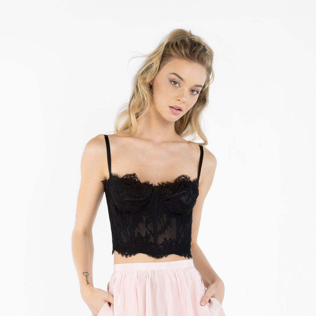 The Seasonless Wardrobe: Investing in Pieces That Last